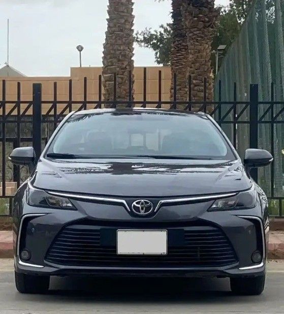 Подержанный Toyota Corolla XII (E210), 1.5 л, 2024 в Саудовская Аравия, Эр-Рияд от Bayraq Al Ibda’a Cars معرض بيرق الابداع Серый цвет.  | AUTO.AE | Объявление #261505