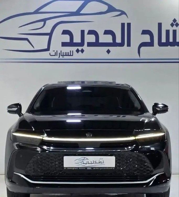 مستعملة Toyota Crown السادس عشر (S230), 2.5 l, 2023 في في المملكة العربية السعودية, الرياض من Al Wishah Cars معرض الوشاح للسيارات، اللون أسود. مواصفات الخليج | AUTO.AE | إعلان #259948