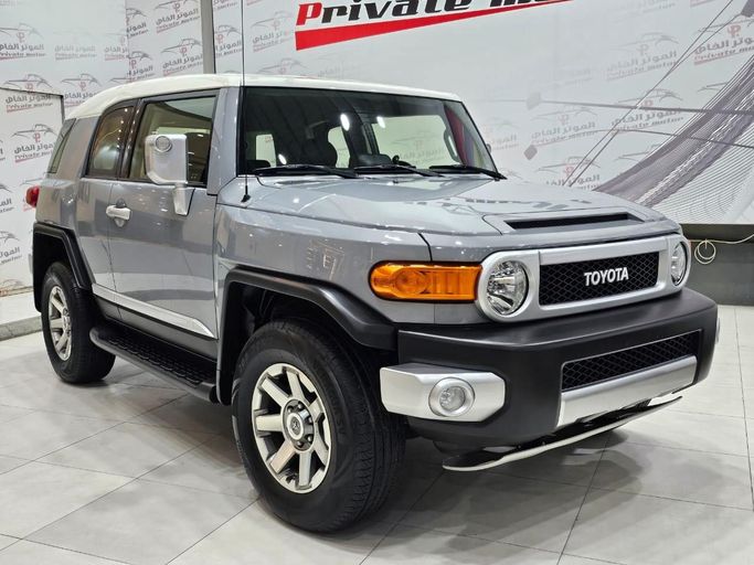 Подержанный Toyota FJ Cruiser, 4.0 л, 2022 в Саудовская Аравия, Эр-Рияд от Private Motor شركة الموتر الخاص للسيارات Серый цвет.  | AUTO.AE | Объявление #248490