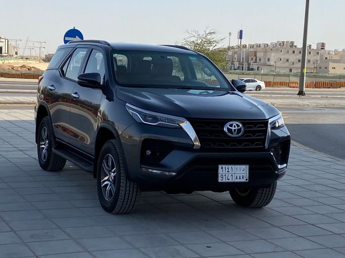 Подержанный Toyota Fortuner II Рестайлинг, 4.0 л, 2021 в Саудовская Аравия, Эр-Рияд от Dar Car دار كار Черный цвет. GCC | AUTO.AE | Объявление #248637