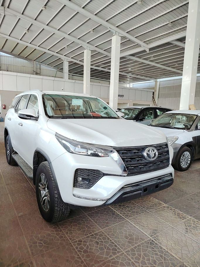 New Toyota Fortuner II Facelift, 4.0 l, 2024 in Saudi Arabia, Riyadh by Al Astool Al Khaleeji شركة الأسطول الخليجي للسيارات, White color.  | AUTO.AE | Listing #248930