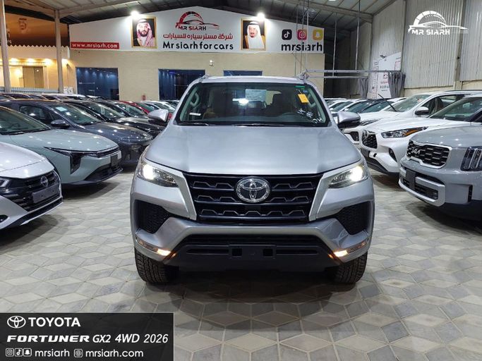 جديدة Toyota Fortuner فيس ليفت الثاني, 2.7 l, 2026 في في المملكة العربية السعودية, الرياض من Mr Siarh شركة مستر سيارة للسيارات، اللون فضي.  | AUTO.AE | إعلان #251799