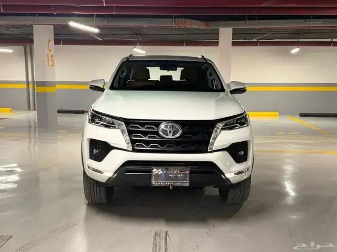 مستعملة Toyota Fortuner فيس ليفت الثاني, 4.0 l, 2023 في في المملكة العربية السعودية, الرياض من Rayat Al Amtayaz راية الامتياز، اللون أبيض. أخرى | AUTO.AE | إعلان #253232