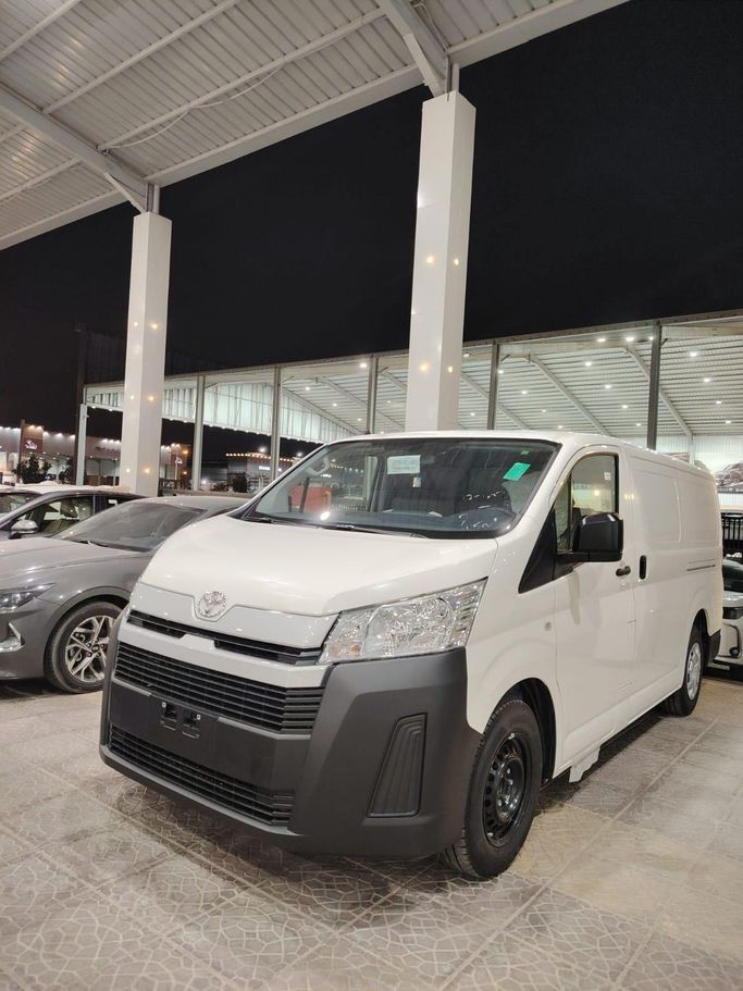 New Toyota HiAce H300, 2.8 l, 2025 in Saudi Arabia, Riyadh by Al Astool Al Khaleeji شركة الأسطول الخليجي للسيارات, White color.  | AUTO.AE | Listing #249137