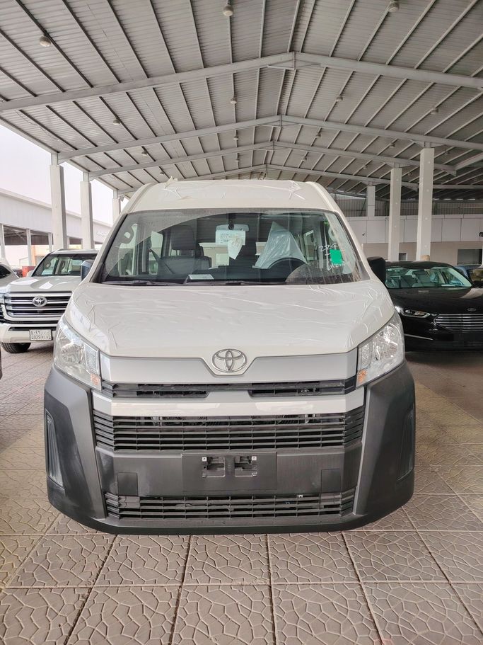 New Toyota HiAce H300, 3.5 l, 2025 in Saudi Arabia, Riyadh by Al Astool Al Khaleeji شركة الأسطول الخليجي للسيارات, White color.  | AUTO.AE | Listing #249141
