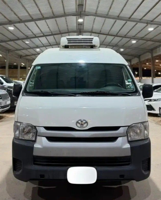 Подержанный Toyota HiAce H200 Рестайлинг, 2.0 л, 2016 в Саудовская Аравия, Эр-Рияд от معرض امتياز الشفا للسيارات Белый цвет.  | AUTO.AE | Объявление #264290