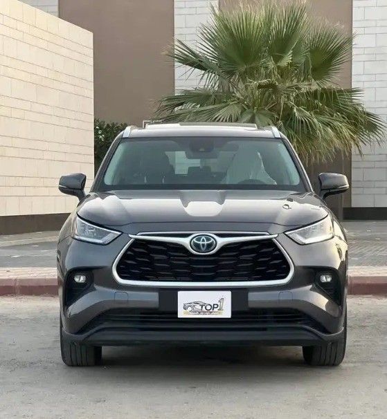 Подержанный Toyota Highlander IV (U70), 2.5 л, 2023 в Саудовская Аравия, Эр-Рияд от First Top One Cars معرض فيرست توب ون للسيارات Серый цвет.  | AUTO.AE | Объявление #260496