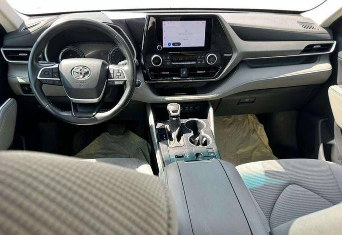 مستعملة Toyota Highlander IV (U70)، 2.5 لتر، 2023 في المملكة العربية السعودية، الرياض من Al Shukh شركة معرض الشيوخ للسيارات، اللون فضي.  | AUTO.AE | إعلان #296217 — صورة 11 من 15