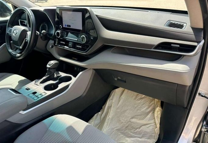 مستعملة Toyota Highlander IV (U70)، 2.5 لتر، 2023 في المملكة العربية السعودية، الرياض من Al Shukh شركة معرض الشيوخ للسيارات، اللون فضي.  | AUTO.AE | إعلان #296217 — صورة 15 من 15