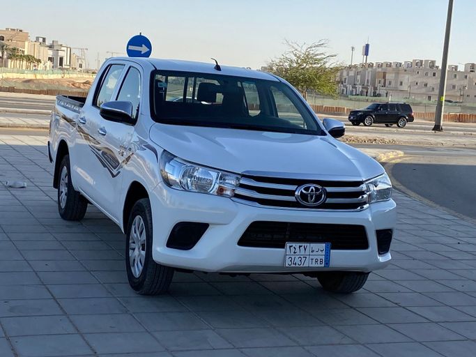 Used Toyota Hilux VIII, 2.4 l, 2021 in Saudi Arabia, Riyadh by Dar Car دار كار, White color. GCC Specs | AUTO.AE | Listing #248664