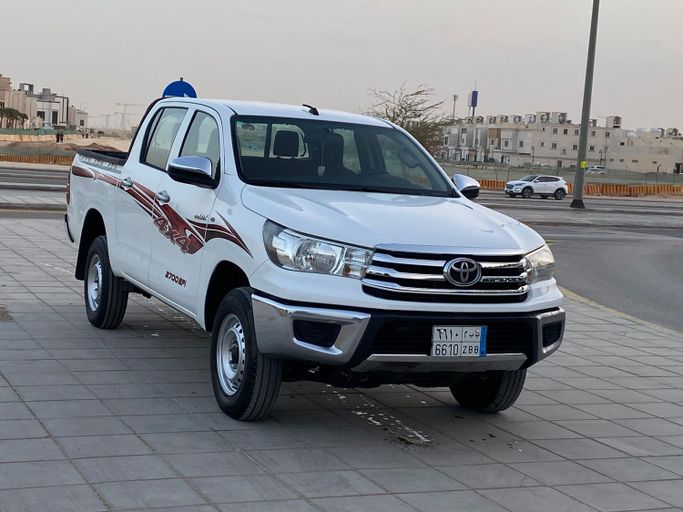 Used Toyota Hilux VIII, 2.7 l, 2016 in Saudi Arabia, Riyadh by Dar Car دار كار, White color. GCC Specs | AUTO.AE | Listing #248686