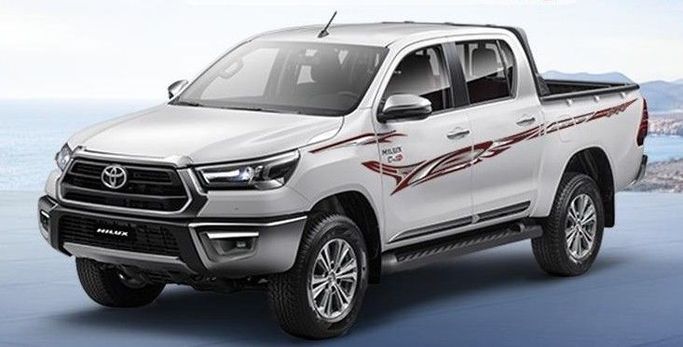 جديدة Toyota Hilux ثامناً, 2.7 l, 2025 في في المملكة العربية السعودية, الرياض من Diar Al Shahama ديار الشهامة، اللون أبيض. أخرى | AUTO.AE | إعلان #249607