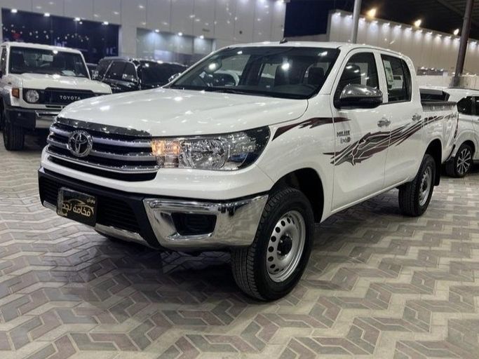 مستعملة ⁦Toyota Hilux ثامناً، 2.4 l، 2024⁩ في في المملكة العربية السعودية, الرياض من Fakhamat Najd معرض فخامة نجد للسيارات، اللون أبيض. أخرى | AUTO.AE | إعلان #288560