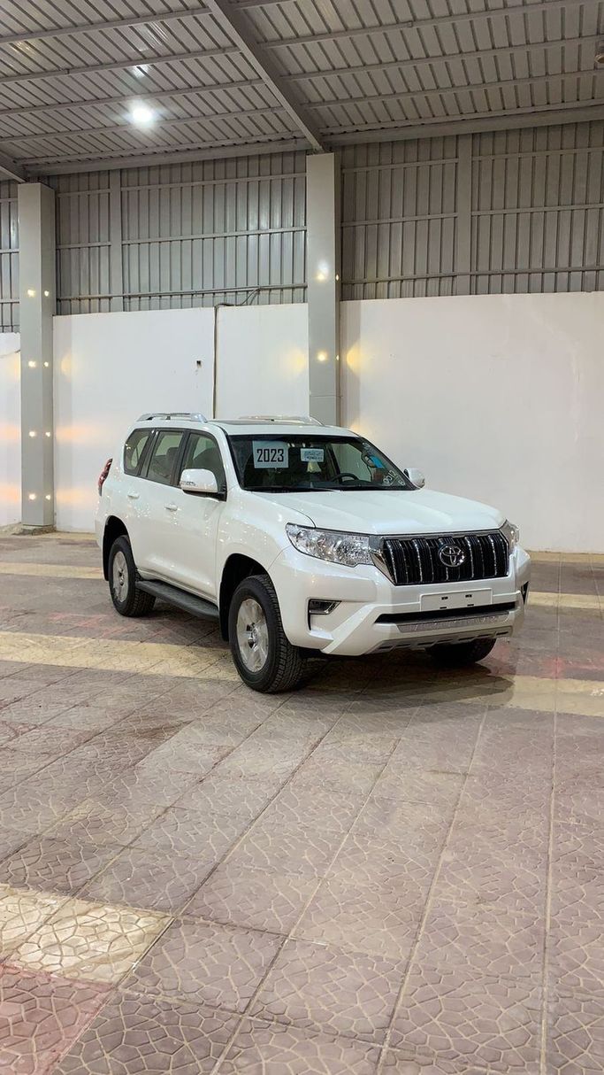 New Toyota Land Cruiser Prado 150 Series Facelift 2, 4.0 l, 2023 in Saudi Arabia, Riyadh by Al Astool Al Khaleeji شركة الأسطول الخليجي للسيارات, White color.  | AUTO.AE | Listing #248869