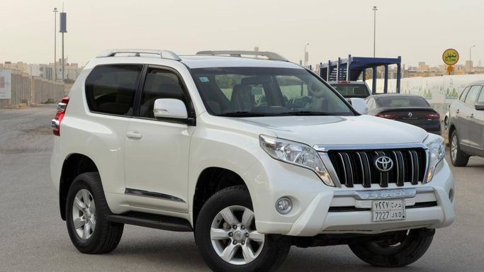 مستعملة Toyota Land Cruiser Prado 150 Series 150 Series Facelift 1, 2.7 l, 2014 في في المملكة العربية السعودية, الرياض من شركة رمال الأندلس للسيارات، اللون أبيض. مواصفات الخليج | AUTO.AE | إعلان #253525