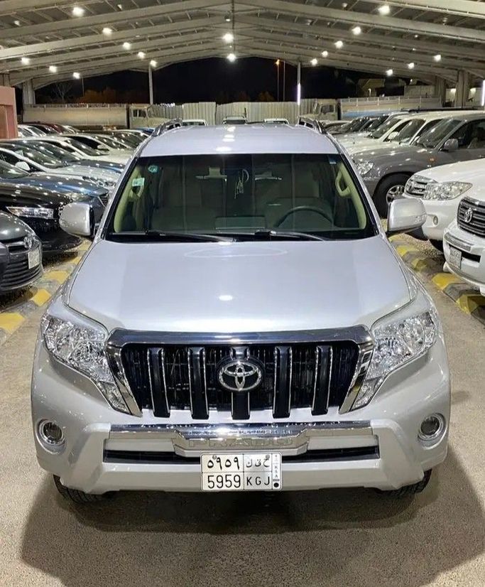 مستعملة Toyota Land Cruiser Prado 150 Series 150 Series Facelift 1, 2.7 l, 2015 في في المملكة العربية السعودية, الرياض من Fal Al Khair فال الخير، اللون فضي. أخرى | AUTO.AE | إعلان #259428