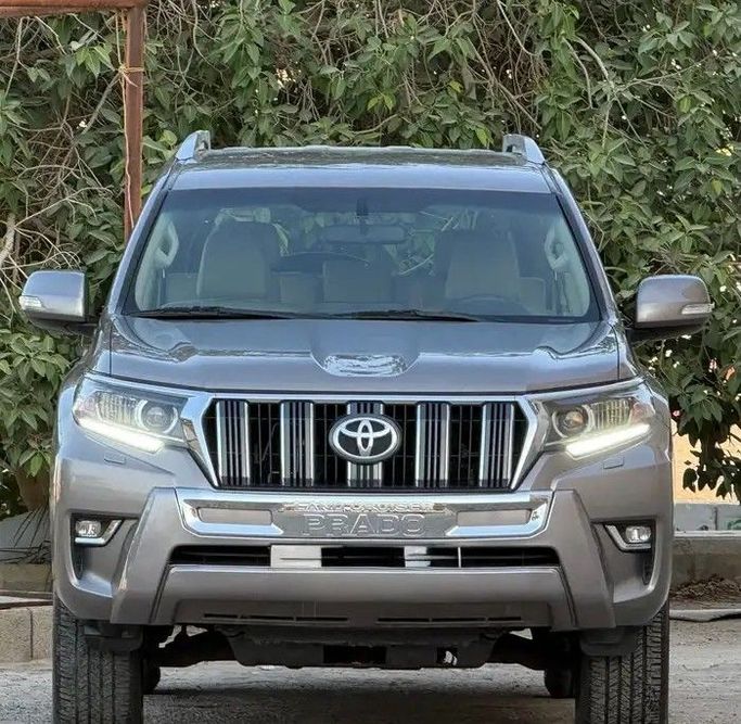 مستعملة Toyota Land Cruiser Prado 150 سلسلة 150 Series Facelift 3, 4.0 l, 2021 في في المملكة العربية السعودية, الرياض من Sumou Al Markabat 2 معرض سمو المركبات، اللون برونزي.  | AUTO.AE | إعلان #259672