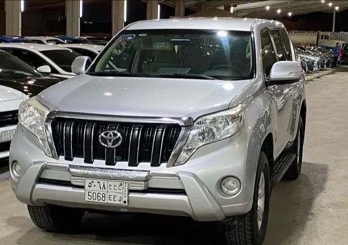 مستعملة Toyota Land Cruiser Prado 150 Series 150 Series Facelift 1, 2.7 l, 2015 في في المملكة العربية السعودية, الرياض من Fal Al Khair فال الخير، اللون فضي. أخرى | AUTO.AE | إعلان #259704
