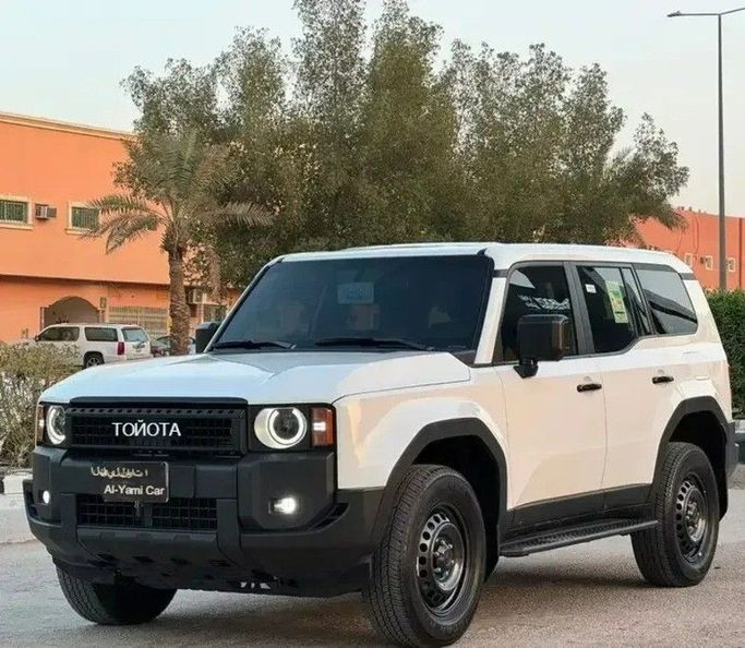 Подержанный Toyota Land Cruiser Prado 250 Series, 2.4 л, 2025 в Саудовская Аравия, Эр-Рияд от Al Yami Cars  معرض اليامي للسيارات Белый цвет. GCC | AUTO.AE | Объявление #259927