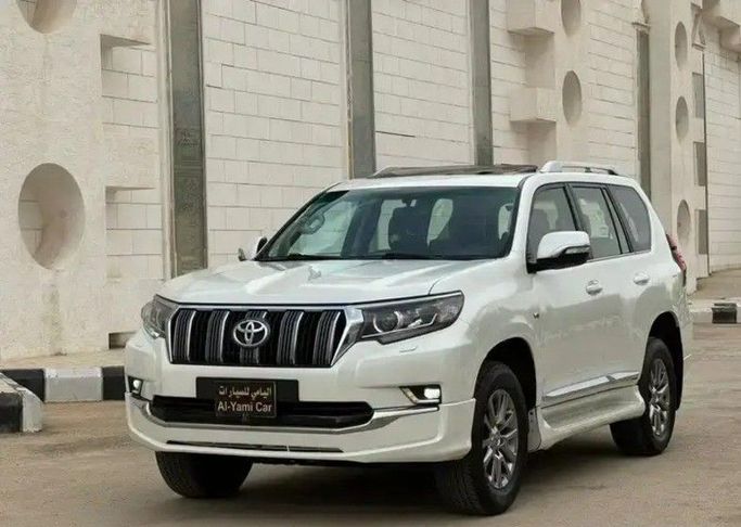 Used Toyota Land Cruiser Prado 150 Series Facelift 2, 4.0 l, 2020 in Saudi Arabia, Riyadh by Al Yami Cars  معرض اليامي للسيارات, White color. GCC Specs | AUTO.AE | Listing #260233