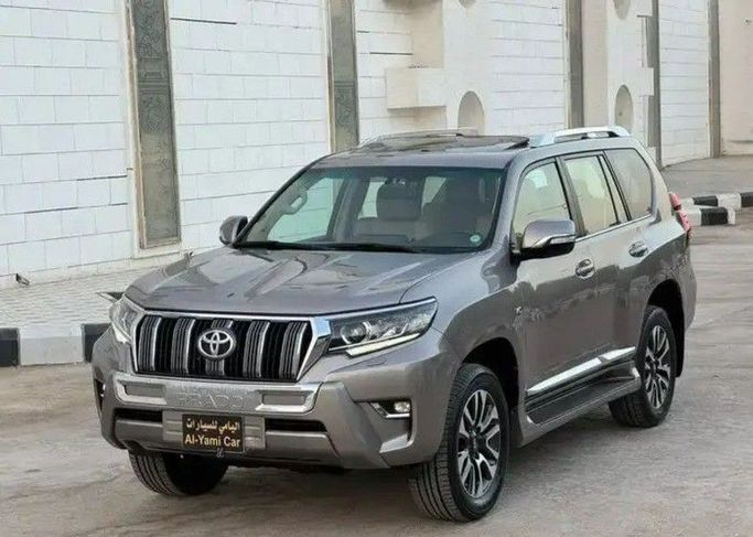 Used Toyota Land Cruiser Prado 150 Series Facelift 2, 4.0 l, 2022 in Saudi Arabia, Riyadh by Al Yami Cars  معرض اليامي للسيارات, Grey color. GCC Specs | AUTO.AE | Listing #260275