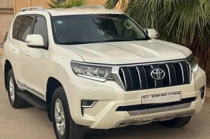 مستعملة Toyota Land Cruiser Prado 150 سلسلة 150 Series Facelift 3, 4.0 l, 2022 في في المملكة العربية السعودية, الرياض من Salim Cars معرض سالم للسيارات، اللون أبيض. مواصفات الخليج | AUTO.AE | إعلان #260356