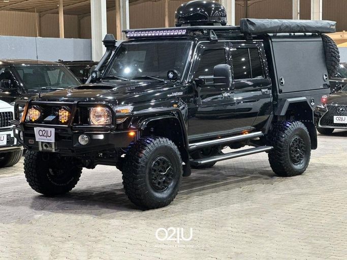 مستعملة Toyota Land Cruiser 70 Series 70 Series Facelift 1, 4.5 l, 2018 في في المملكة العربية السعودية, الرياض من Automobile For You، اللون أسود. أخرى | AUTO.AE | إعلان #246483