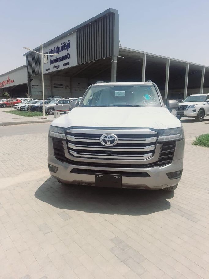 New Toyota Land Cruiser Twin Turbo 300 Series, 3.5 l, 2024 in Saudi Arabia, Riyadh by Al Astool Al Khaleeji شركة الأسطول الخليجي للسيارات, Grey color.  | AUTO.AE | Listing #248931
