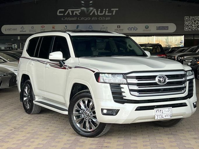 Подержанный Toyota Land Cruiser Twin Turbo 300 Series, 3.5 л, 2025 в Саудовская Аравия, Эр-Рияд от Car Vault شركة كار فولت للسيارات Белый цвет.  | AUTO.AE | Объявление #249257