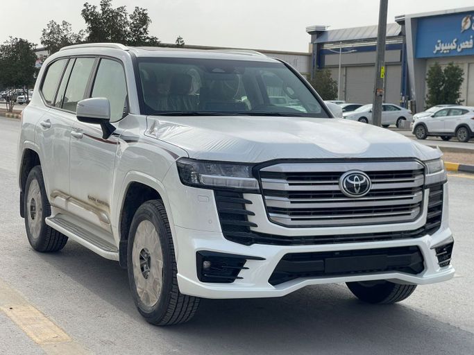 جديدة Toyota Land Cruiser Twin Turbo السلسلة 300, 3.5 l, 2026 في في المملكة العربية السعودية, الرياض من Gulf Union Car شركة اتحاد الخليج للسيارات، اللون أبيض. مواصفات الخليج | AUTO.AE | إعلان #249899