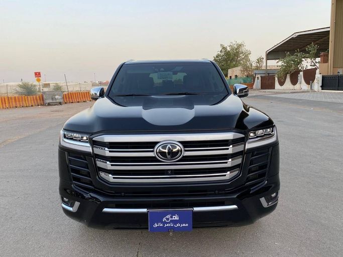مستعملة Toyota Land Cruiser Twin Turbo السلسلة 300, 3.5 l, 2024 في في المملكة العربية السعودية, الرياض من Nasser Bin Ateq Cars معرض ناصر بن عاتق للسيارات، اللون أسود. مواصفات الخليج | AUTO.AE | إعلان #252316