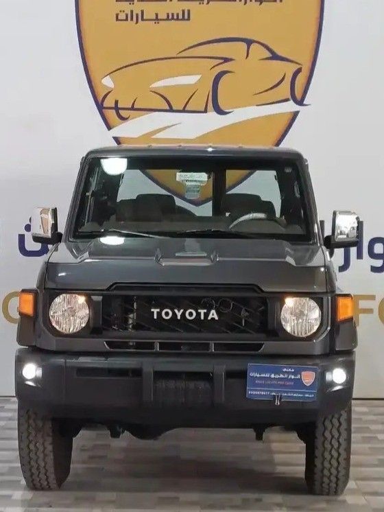 Подержанный Toyota Land Cruiser 70 Series Рестайлинг 2, 4.0 л, 2024 в Саудовская Аравия, Эр-Рияд от Anwar Al Tareeq Al Hadith  معرض انوار الطريق الحديث Черный цвет. GCC | AUTO.AE | Объявление #260309
