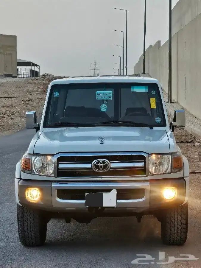 Подержанный Toyota Land Cruiser 70 Series Рестайлинг 1, 4.0 л, 2008 в Саудовская Аравия, Эр-Рияд от شركة معرض موطن العاصمة للسيارات Белый цвет.  | AUTO.AE | Объявление #261610