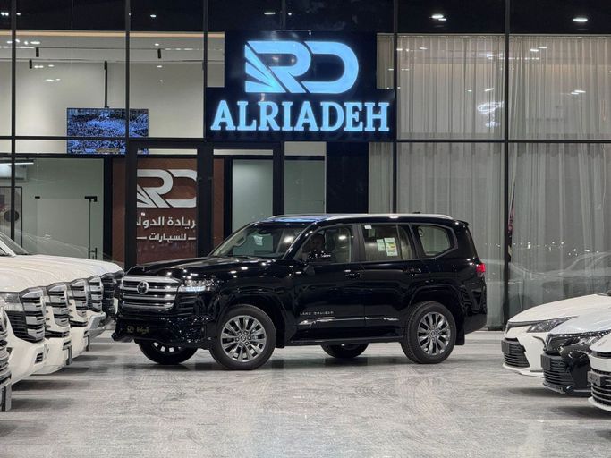 New Toyota Land Cruiser Twin Turbo 300 Series, 3.5 l, 2026 in Saudi Arabia, Riyadh by Al Riyada Al Duwalya شركة الريادة الدولي للسيارات, Black color.  | AUTO.AE | Listing #261634