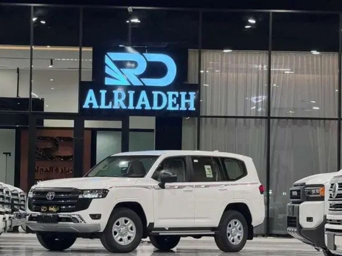 جديدة Toyota Land Cruiser السلسلة 300, 4.0 l, 2026 في في المملكة العربية السعودية, الرياض من Al Riyada Al Duwalya شركة الريادة الدولي للسيارات، اللون أبيض. مواصفات الخليج | AUTO.AE | إعلان #261703