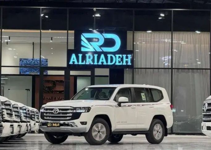 New Toyota Land Cruiser 300 Series, 4.0 l, 2026 in Saudi Arabia, Riyadh by Al Riyada Al Duwalya شركة الريادة الدولي للسيارات, White color.  | AUTO.AE | Listing #261763