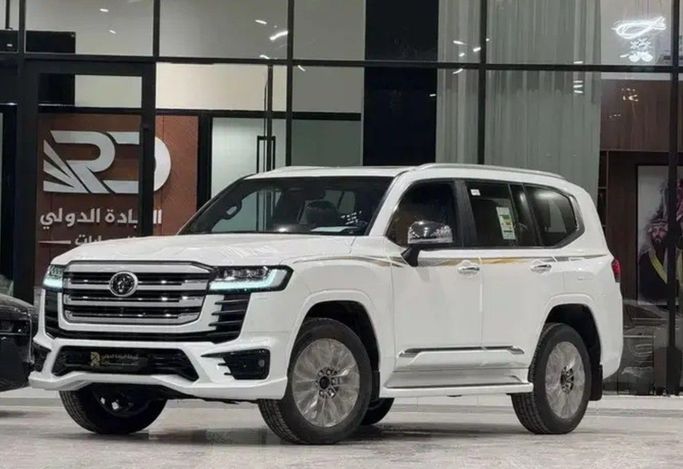جديدة Toyota Land Cruiser Twin Turbo السلسلة 300, 3.5 l, 2026 في في المملكة العربية السعودية, الرياض من Al Riyada Al Duwalya شركة الريادة الدولي للسيارات، اللون أبيض. مواصفات الخليج | AUTO.AE | إعلان #262113
