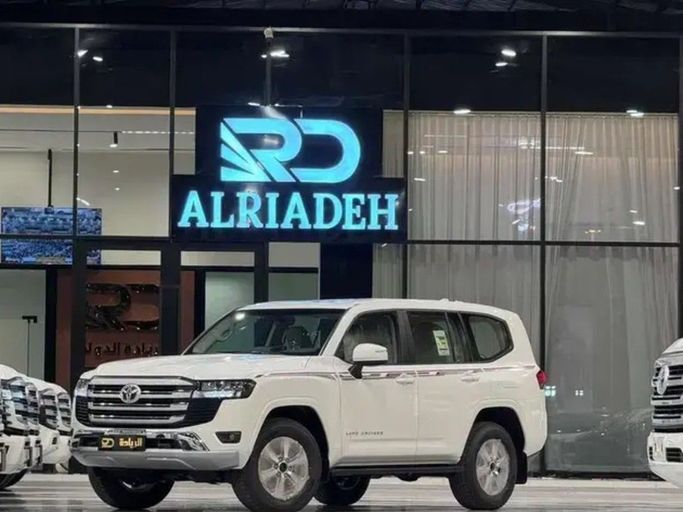 Новый Toyota Land Cruiser 300 Series, 4.0 л, 2026 в Саудовская Аравия, Эр-Рияд от Al Riyada Al Duwalya شركة الريادة الدولي للسيارات Белый цвет. GCC | AUTO.AE | Объявление #262119