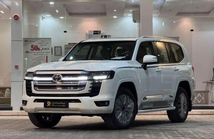 جديدة Toyota Land Cruiser Twin Turbo السلسلة 300, 3.5 l, 2026 في في المملكة العربية السعودية, الرياض من Al Riyada Al Duwalya شركة الريادة الدولي للسيارات، اللون أبيض. مواصفات الخليج | AUTO.AE | إعلان #262712