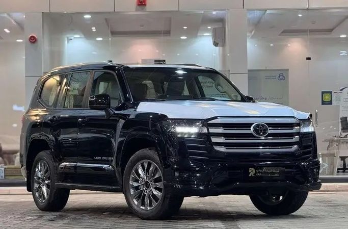 Новый Toyota Land Cruiser Twin Turbo 300 Series, 3.5 л, 2025 в Саудовская Аравия, Эр-Рияд от Al Riyada Al Duwalya شركة الريادة الدولي للسيارات Черный цвет. GCC | AUTO.AE | Объявление #262753