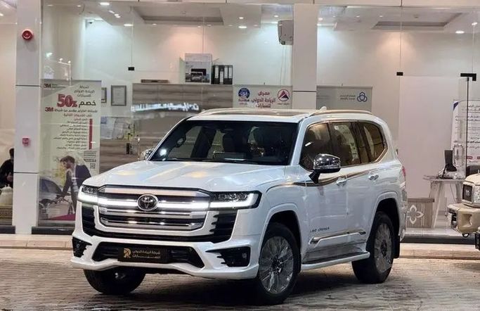 جديدة Toyota Land Cruiser Twin Turbo السلسلة 300, 3.5 l, 2026 في في المملكة العربية السعودية, الرياض من Al Riyada Al Duwalya شركة الريادة الدولي للسيارات، اللون أبيض. مواصفات الخليج | AUTO.AE | إعلان #262757