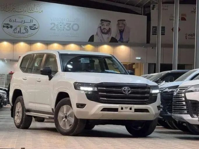 New Toyota Land Cruiser Twin Turbo 300 Series, 3.3 l, 2025 in Saudi Arabia, Riyadh by Al Riyada Al Duwalya شركة الريادة الدولي للسيارات, White color.  | AUTO.AE | Listing #262816