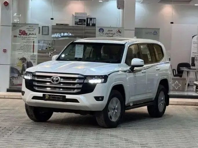 جديدة Toyota Land Cruiser Twin Turbo السلسلة 300, 3.5 l, 2025 في في المملكة العربية السعودية, الرياض من Al Riyada Al Duwalya شركة الريادة الدولي للسيارات، اللون أبيض.  | AUTO.AE | إعلان #262821