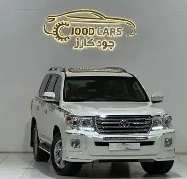 Used Toyota Land Cruiser 200 Series Facelift 1, 4.0 l, 2014 in Saudi Arabia, Riyadh by Joud Cars معرض جود كارز للسيارات, White color. GCC Specs | AUTO.AE | Listing #263343