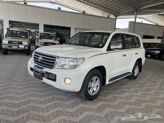 Подержанный ⁦Toyota Land Cruiser 200 Series Рестайлинг 1, 4.0 л, 2015⁩ в Саудовская Аравия, Эр-Рияд от Fakhamat Najd معرض فخامة نجد للسيارات Белый цвет. Other | AUTO.AE | Объявление #288740