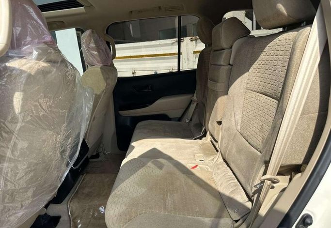 مستعملة Toyota Land Cruiser Twin Turbo السلسلة 300، 3.5 لتر، 2022 في المملكة العربية السعودية، الرياض من Al Shukh شركة معرض الشيوخ للسيارات، اللون أبيض.  | AUTO.AE | إعلان #296223 — صورة 10 من 14