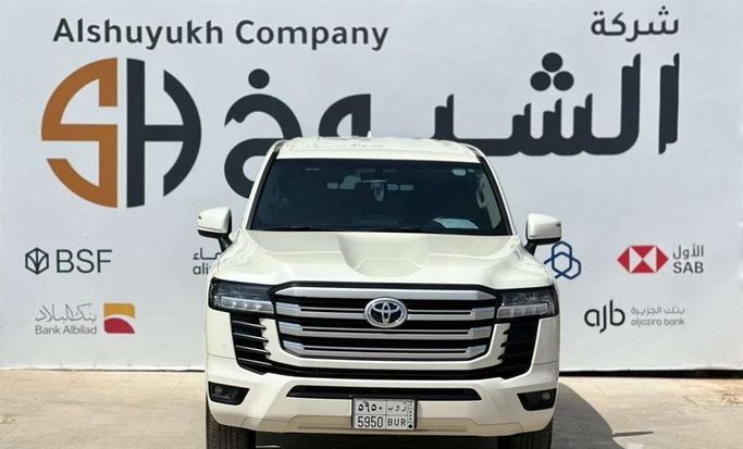 مستعملة Toyota Land Cruiser Twin Turbo السلسلة 300، 3.5 لتر، 2025 في المملكة العربية السعودية، الرياض من Al Shukh شركة معرض الشيوخ للسيارات، اللون أبيض.  | AUTO.AE | إعلان #296227