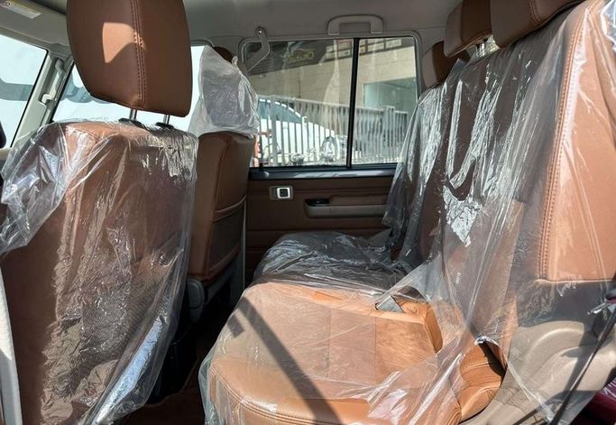New Toyota Land Cruiser 70 Series Facelift 2, 2.8 l, 2026 in Saudi Arabia, Riyadh by Al Shukh شركة معرض الشيوخ للسيارات, Grey color.  | AUTO.AE | Listing #296240 — photo 10 of 14