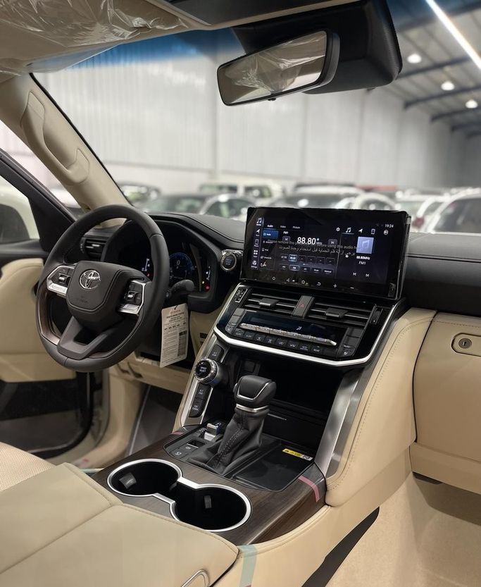 جديدة Toyota Land Cruiser السلسلة 300، 4.0 لتر، 2026 في المملكة العربية السعودية، الرياض من Auto City أوتو سيتي، اللون أبيض.  | AUTO.AE | إعلان #296424 — صورة 14 من 15