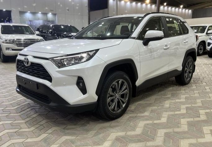 مستعملة ⁦Toyota RAV4 V (XA50)، 2.5 l، 2024⁩ في في المملكة العربية السعودية, الرياض من Fakhamat Najd معرض فخامة نجد للسيارات، اللون أبيض. أخرى | AUTO.AE | إعلان #288759